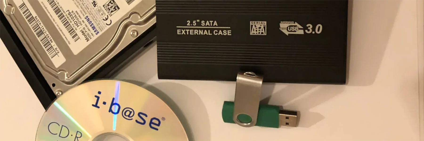 CD USB-Stick Festplatte und externe Festplatte